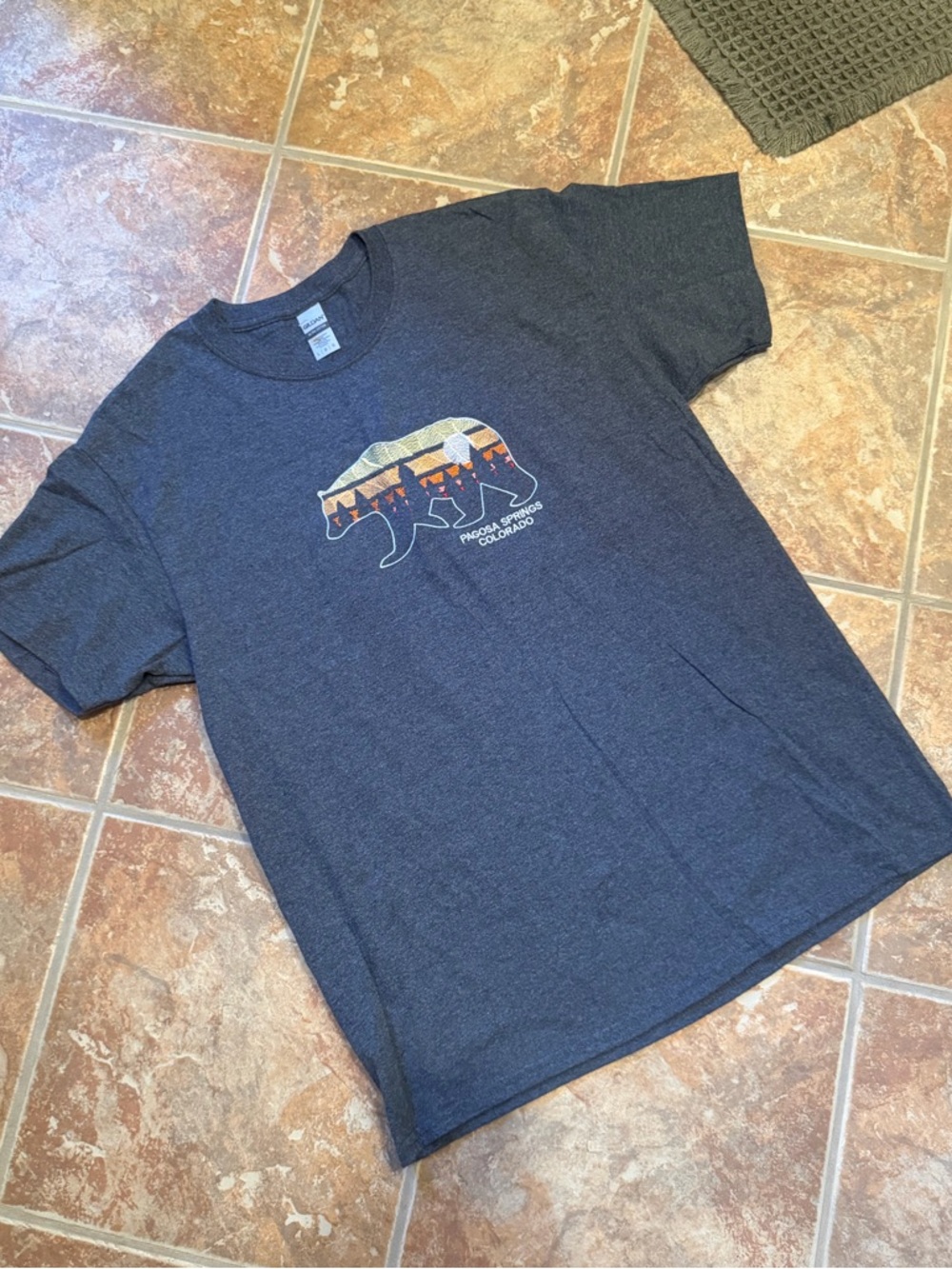 Like New Men's Charcoal Graphic Embroidered Large T-Shirt